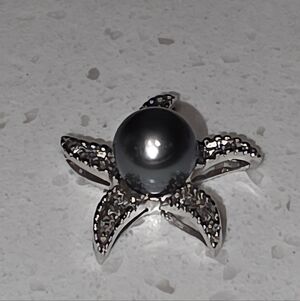 Estate Black Tahitian Pearl & Diamond 14k WG Starfish Pendant 10-11mm